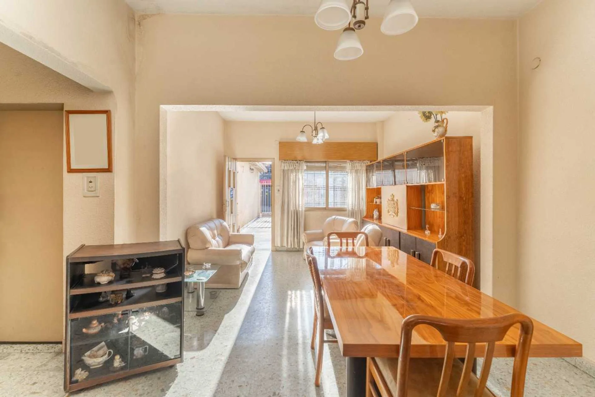 Venta Casa de 3 amb en una planta c/jardín/quincho foto 5