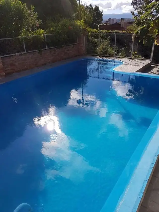 CASA EN VENTA TRES DORMITORIOS , DOS BAÑOS , COCINA COMEDOR , LIVING , CENTRICA