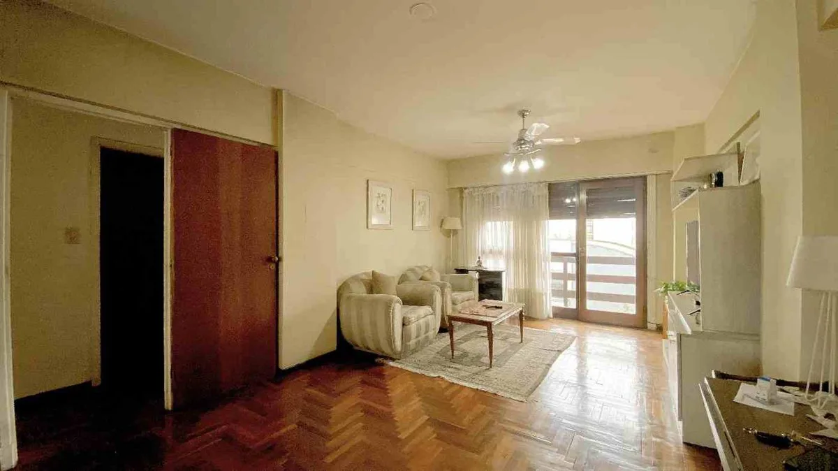 VENTA DEPARTAMENTO 3 AMB CON DEPENDENCIA Y COCHERA foto 2