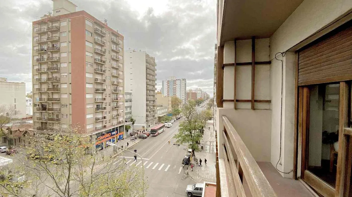 VENTA DEPARTAMENTO 3 AMB CON DEPENDENCIA Y COCHERA foto 5
