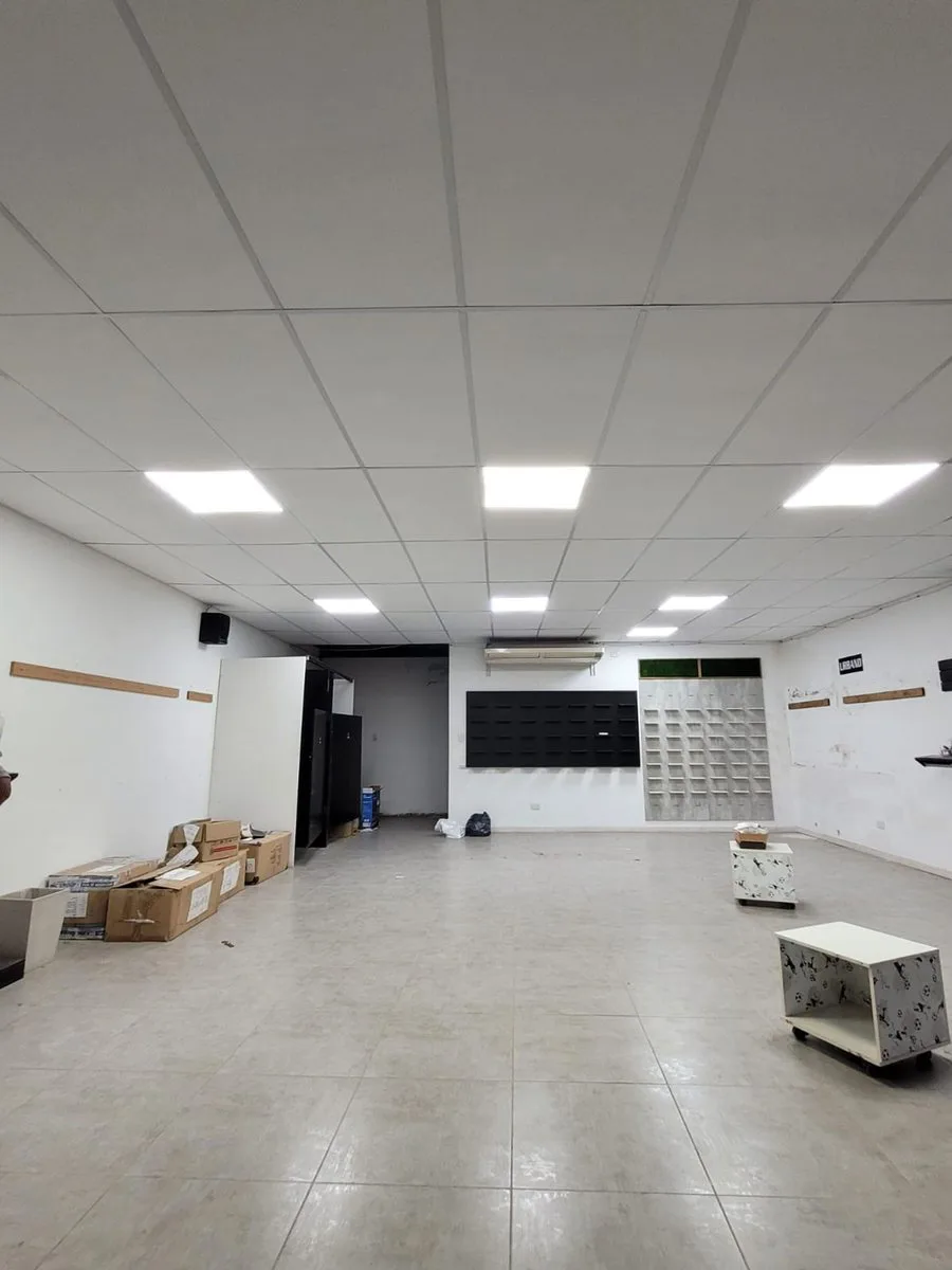 SE VENDE LOCAL COMERCIAL+DEPTO. INTERNO C/ COCHERA