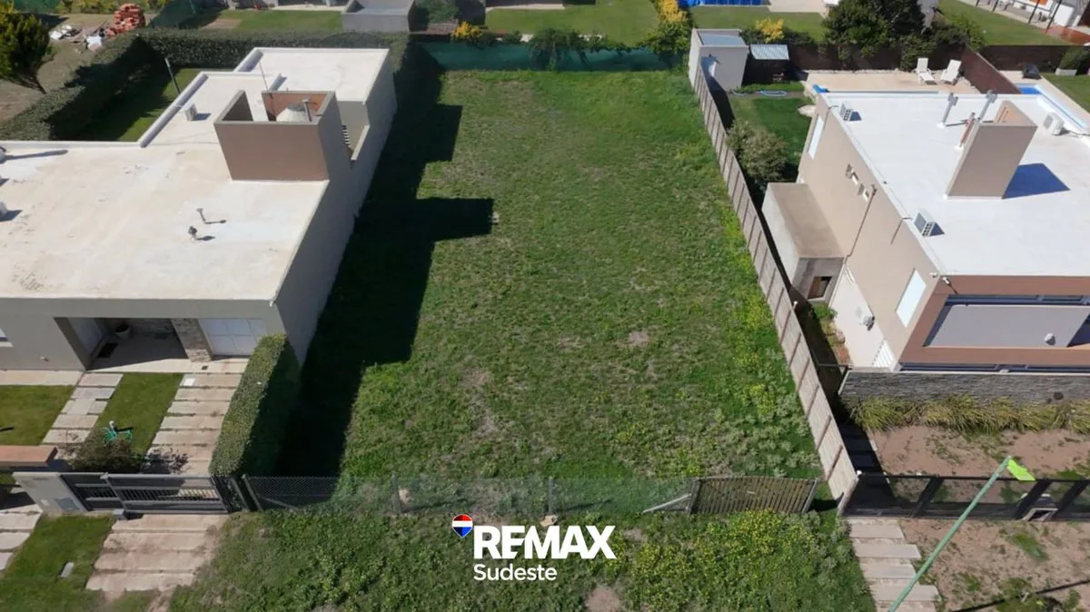Lote cercado en Barrio parque acacias foto 4