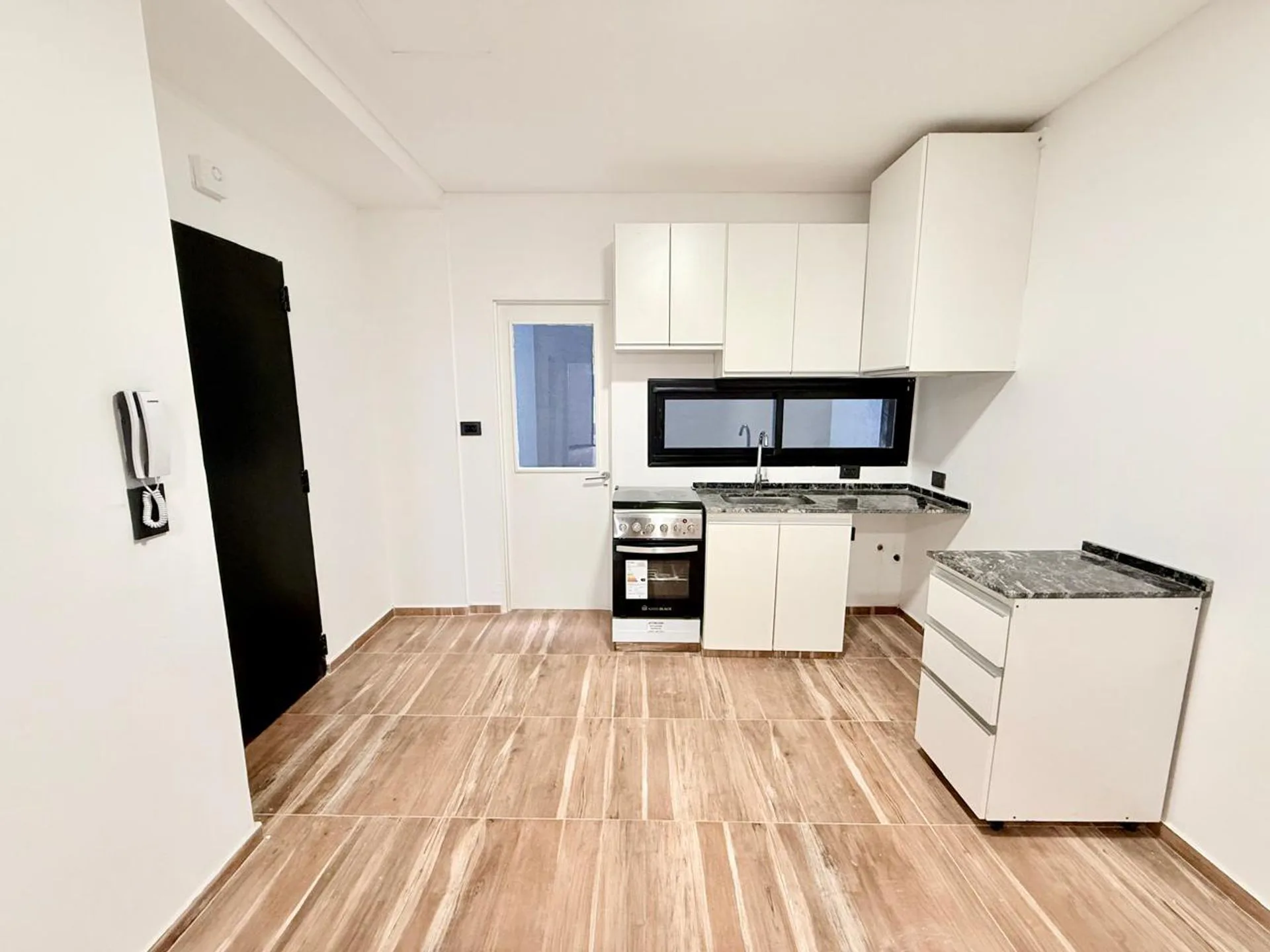 VENTA DEPTO PB 2 AMBIENTES CON PATIO - VILLA REAL foto 2