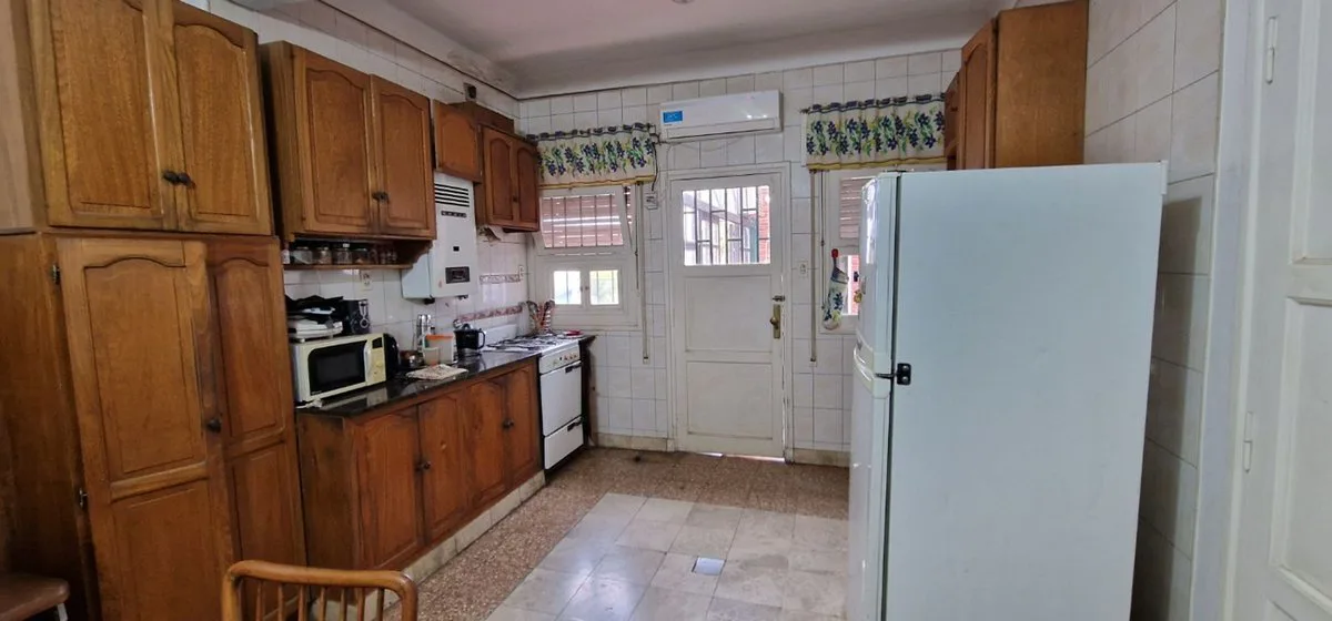VENTA CASA Y DEPTO CENTRICO, GRAN TERRENO, CAPITAL foto 2