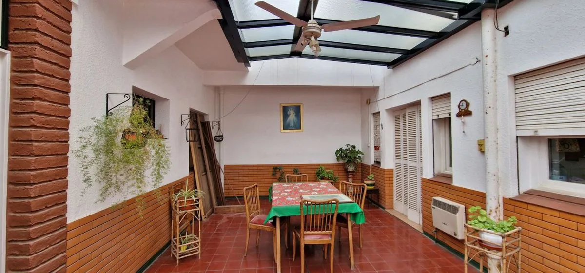 VENTA CASA Y DEPTO CENTRICO, GRAN TERRENO, CAPITAL foto 5
