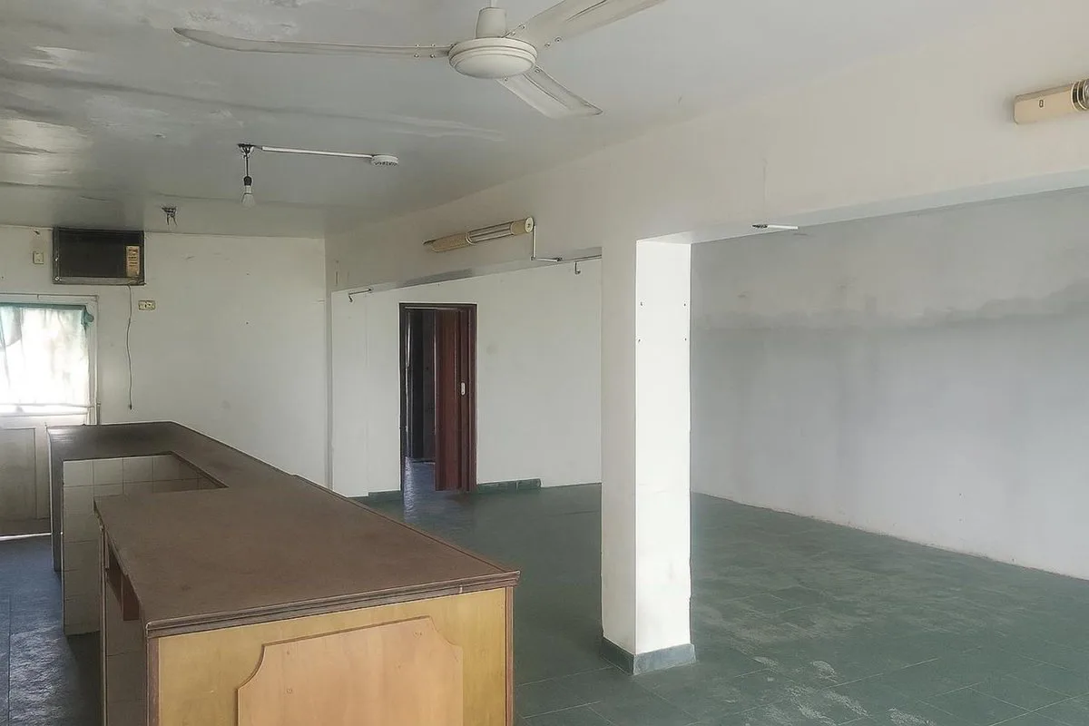VENTA DE LOCAL COMERCIAL SOBRE AV. AGUIRRE foto 3