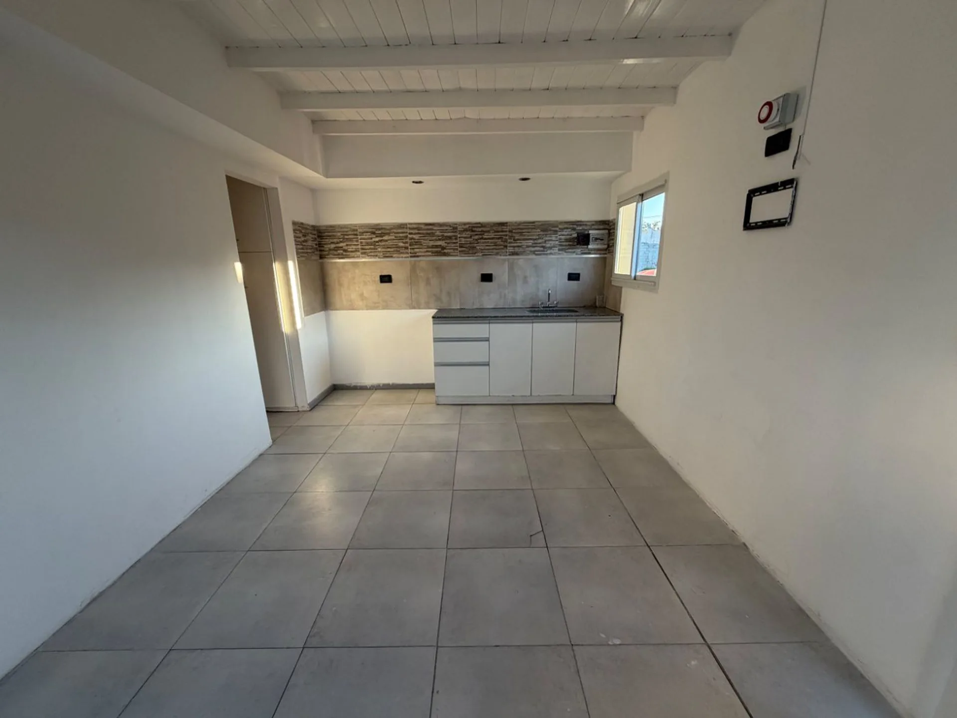 VENTA COMPLEJO DE DEPTOS CON PILETA  B SAN CARLOS foto 3