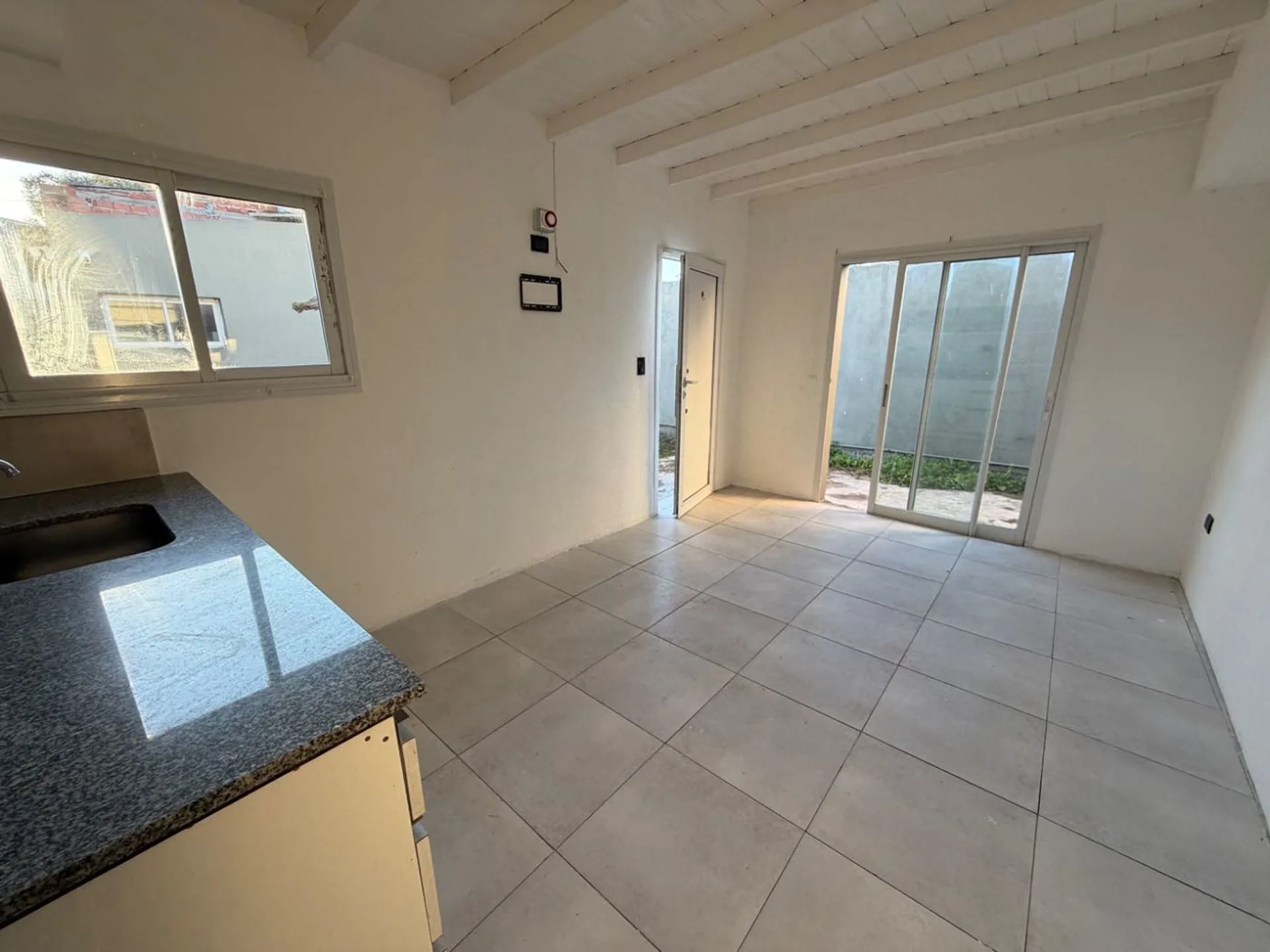 VENTA COMPLEJO DE DEPTOS CON PILETA  B SAN CARLOS foto 5