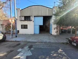 VENTA GALPON DEPOSITO VILLA URQUIZA SOBRE AVENIDA foto 1