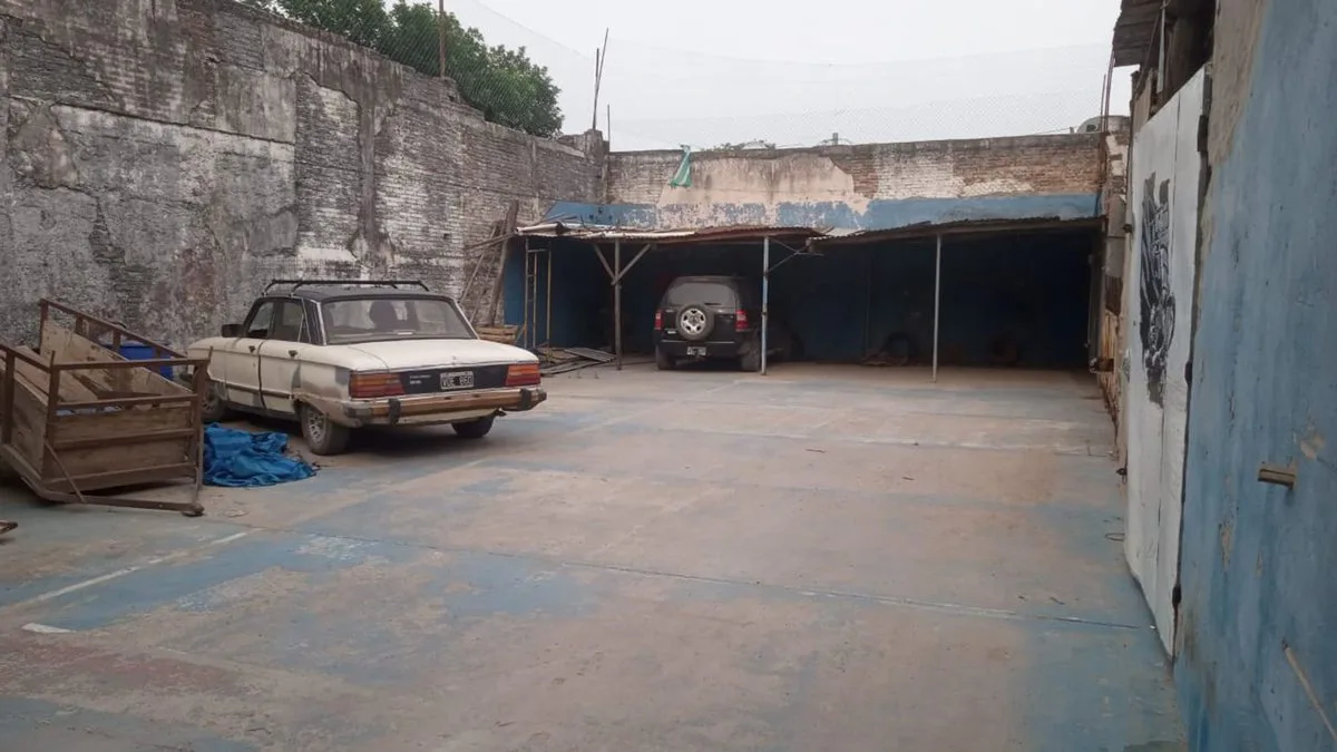 VENTA TERRENO CON MEJORAS EN BLAS PARERA foto 3