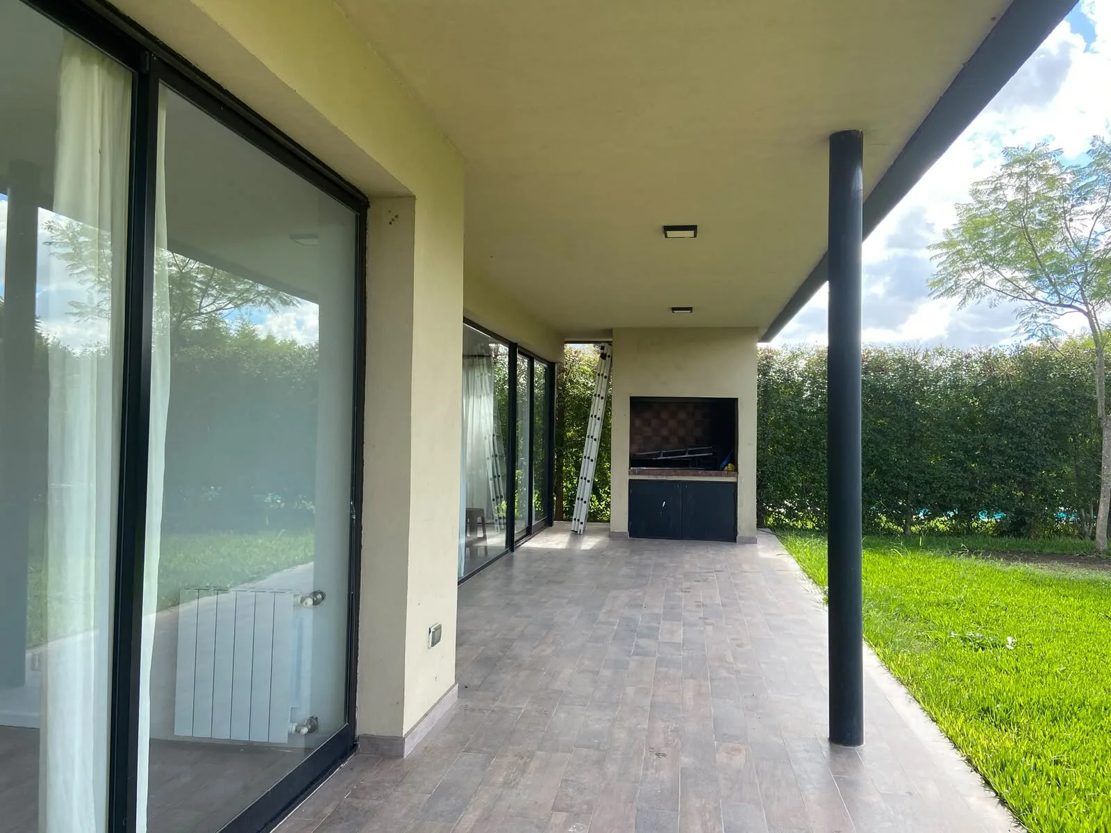 VENTA CASA 5AMB EN SAN ALFONSO PILAR DEL ESTE foto 3
