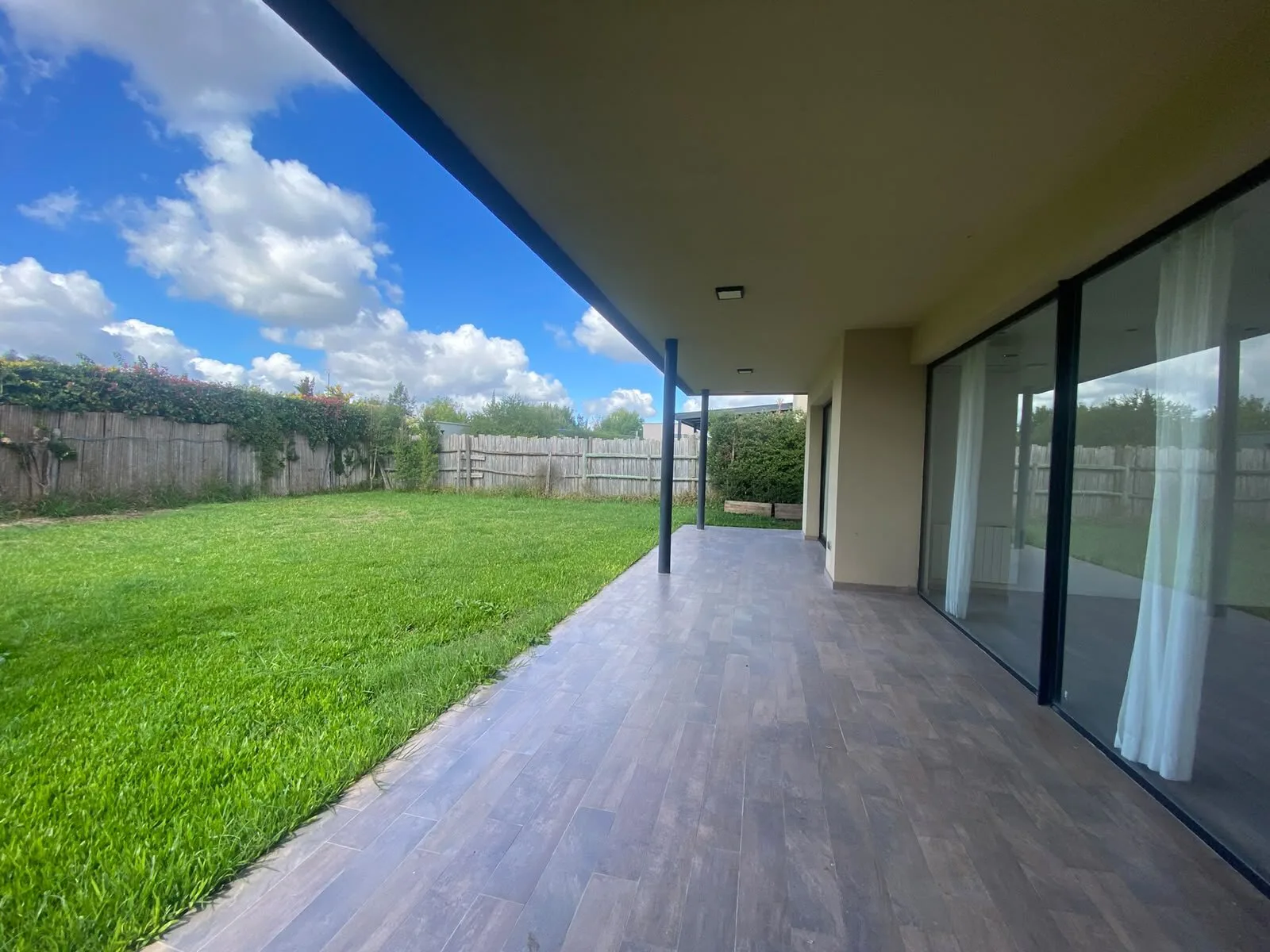 VENTA CASA 5AMB EN SAN ALFONSO PILAR DEL ESTE foto 5