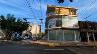 EXCLUSIVO LOCAL COMERCIAL EN ALQUILER EN EL MICROCENTRO DE LA CIUDAD DE POSADAS foto 1