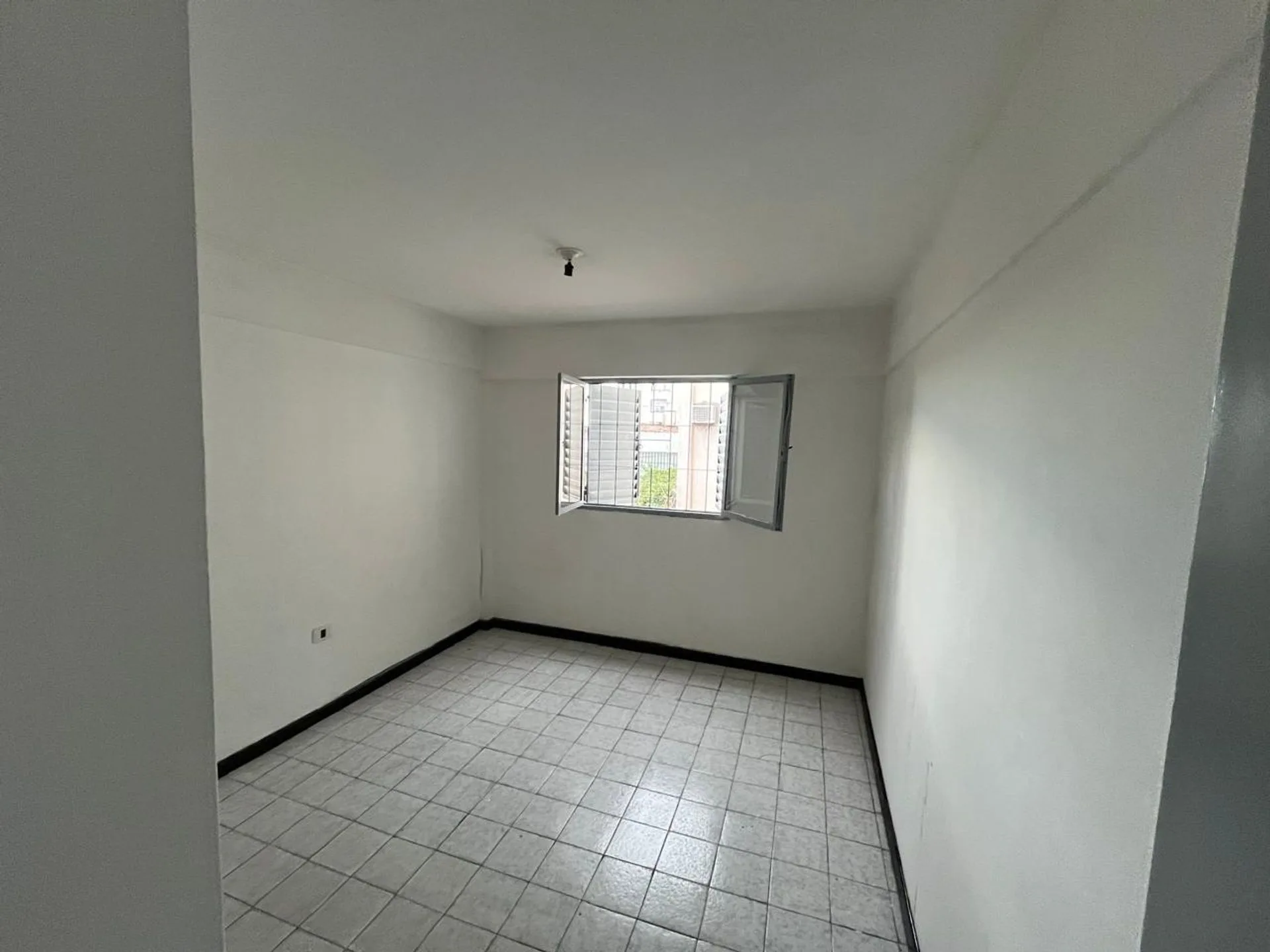 VENTA DEPTO 2 HABITACIONES ZONA AV AVELLANEDA foto 3