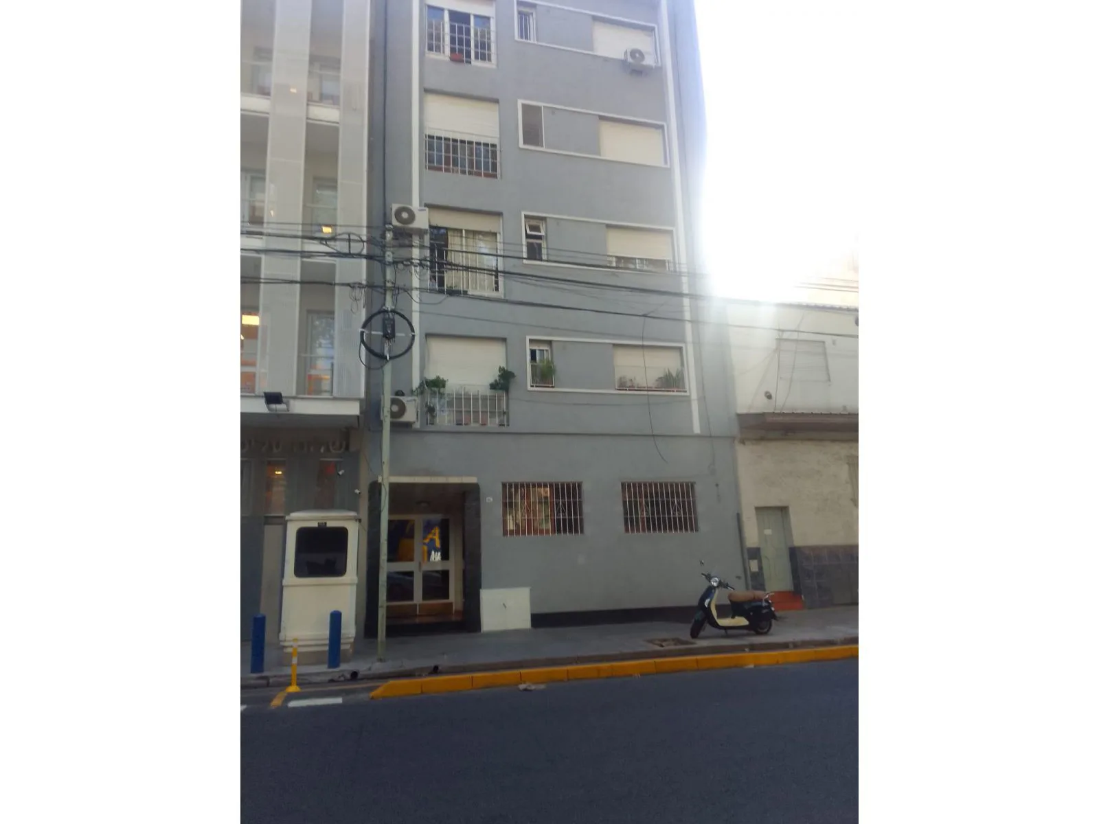 Departamento de 3 ambiente en venta. Planta baja Frente foto 2