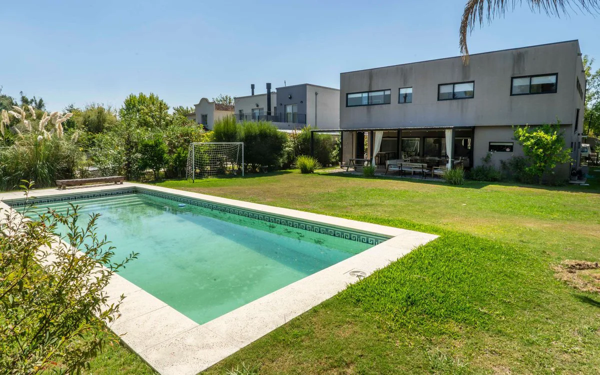 VENTA CASA 5amb B. SAN ISIDRO LABRADOR,DIQUE LUJAN foto 2
