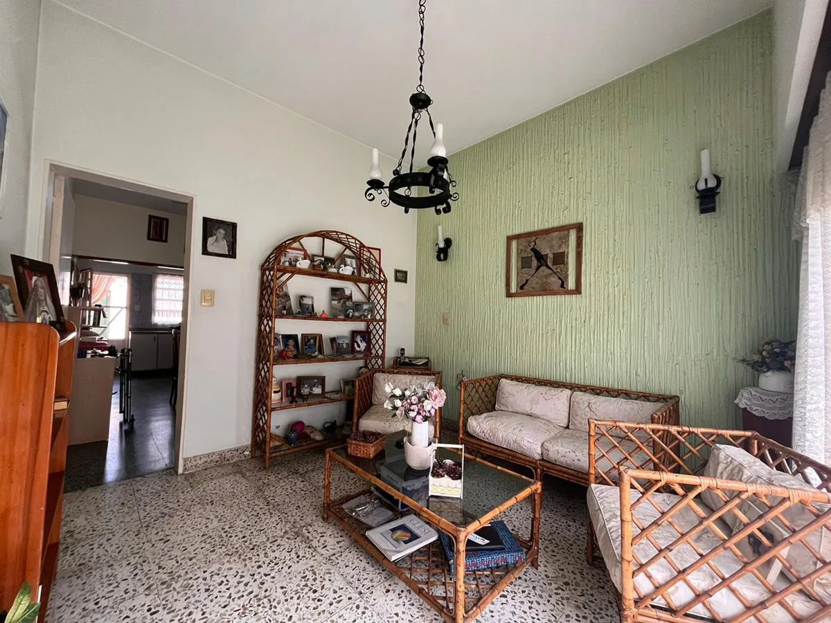 VENTA CASA EN BLOQUE-VALENTIN ALSINA foto 3