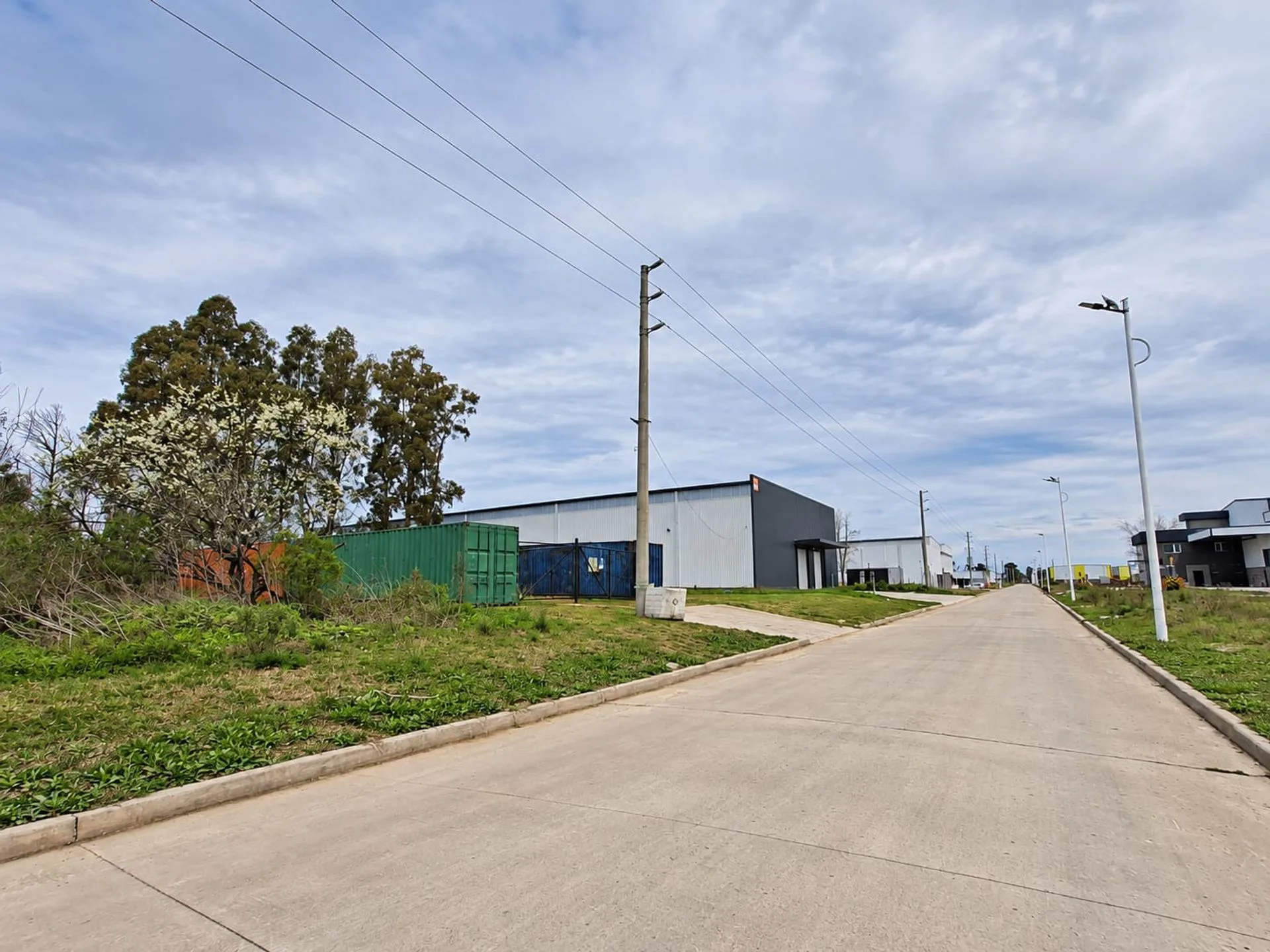 VENTA GALPÓN - PARQUE INDUSTRIAL RUTA 6 - CARDALES foto 4