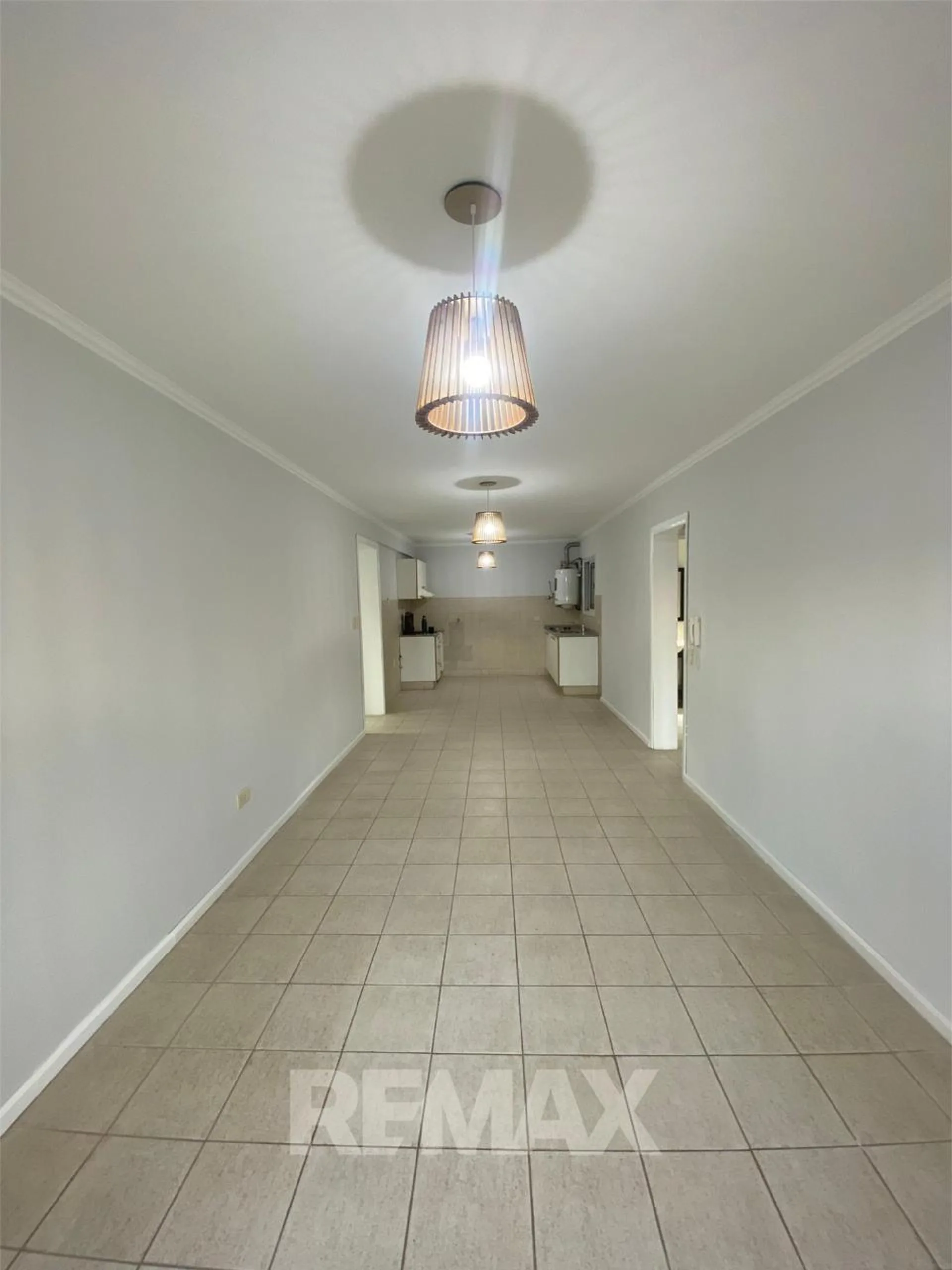SE VENDE DEPTO 2 AMB. EN PLENO CENTRO IMPECABLE foto 4