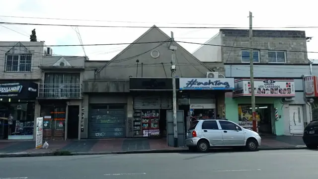Dos Locales + 18 Cocheras, Ideal Inversor O Construccion Edificio Lote 440m2