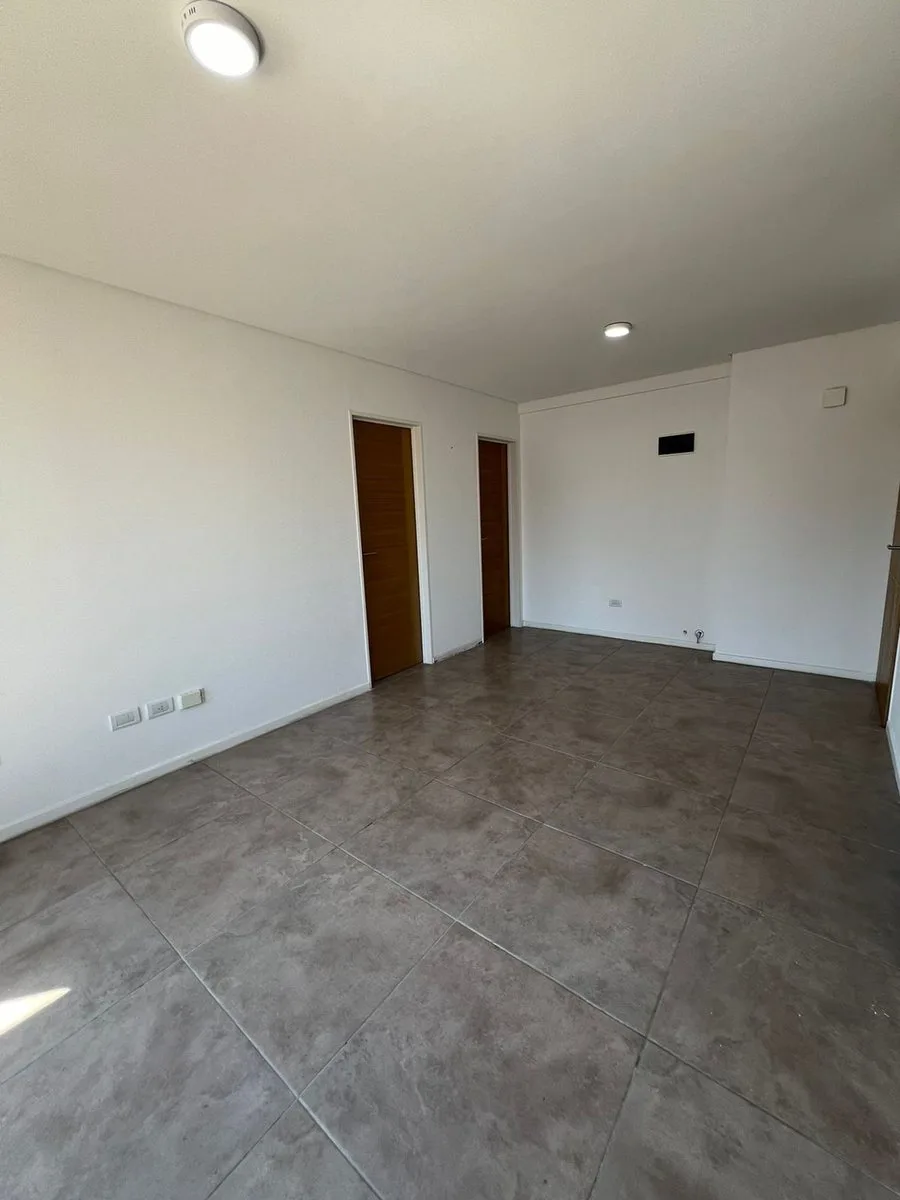 VENTA DEPARTAMENTO 2 AMBIENTES MORON CON RENTA foto 2