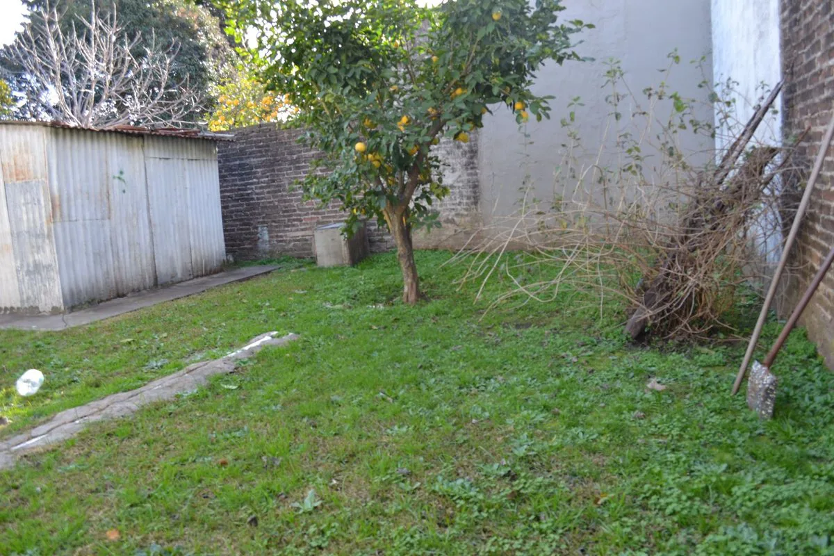 VENTA Casa 2Amb o terreno (lote propio de 10x20) foto 2