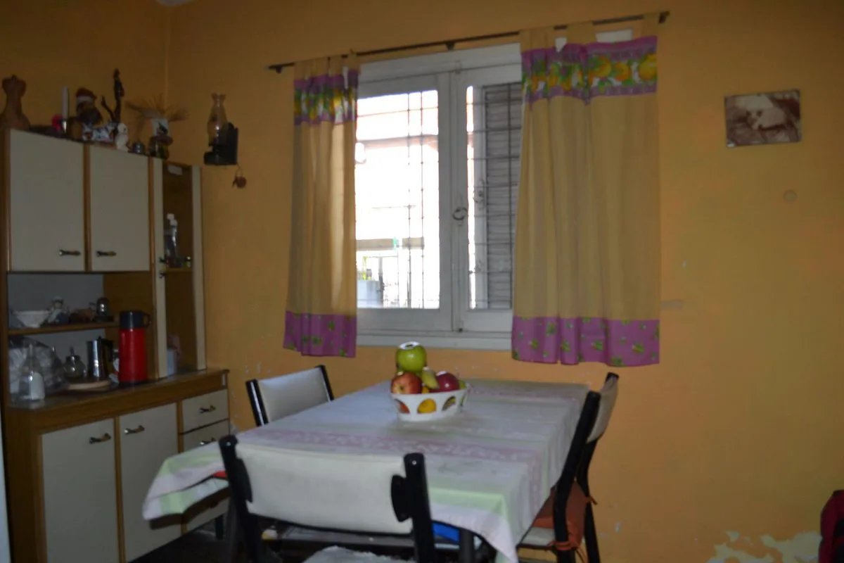 VENTA Casa 2Amb o terreno (lote propio de 10x20) foto 5