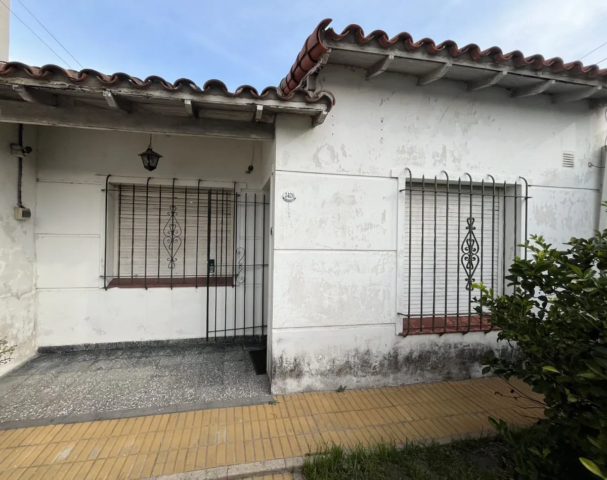 CASA 3 AMBIENTES OPORTUNIDAD