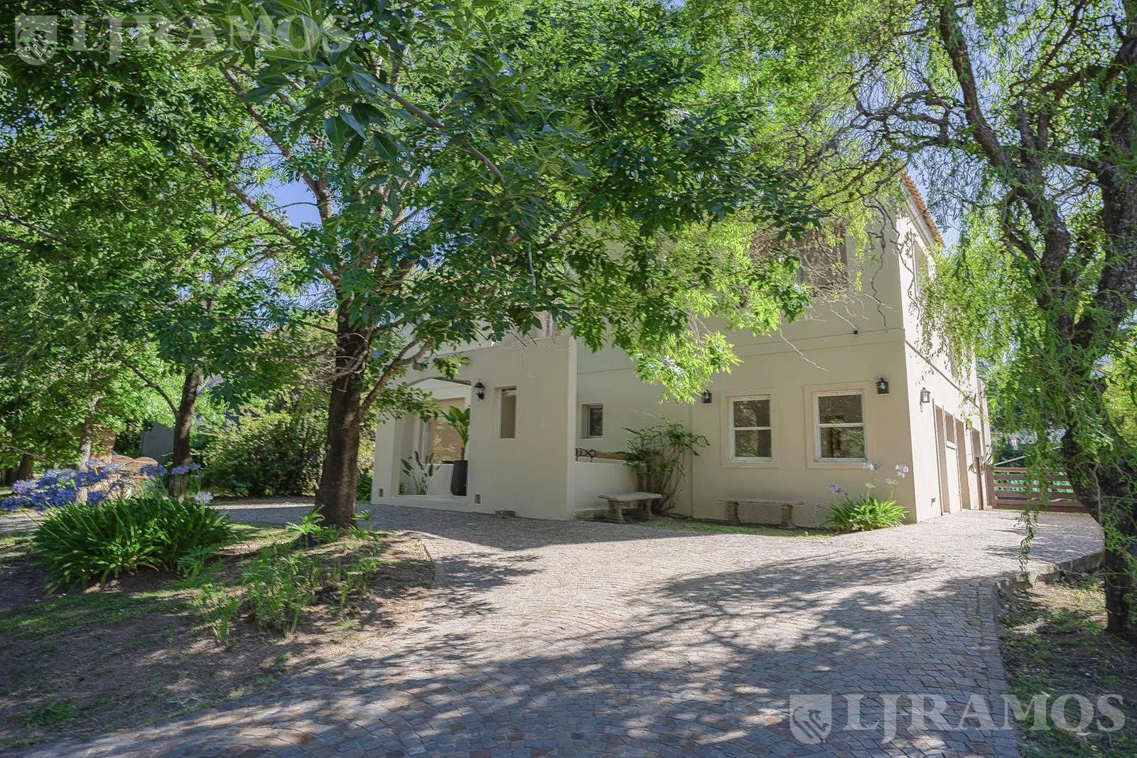 CASA Moderna a ESTRENAR Barrio Saint Matthews. Pilar. Lote 850 m2 foto 2