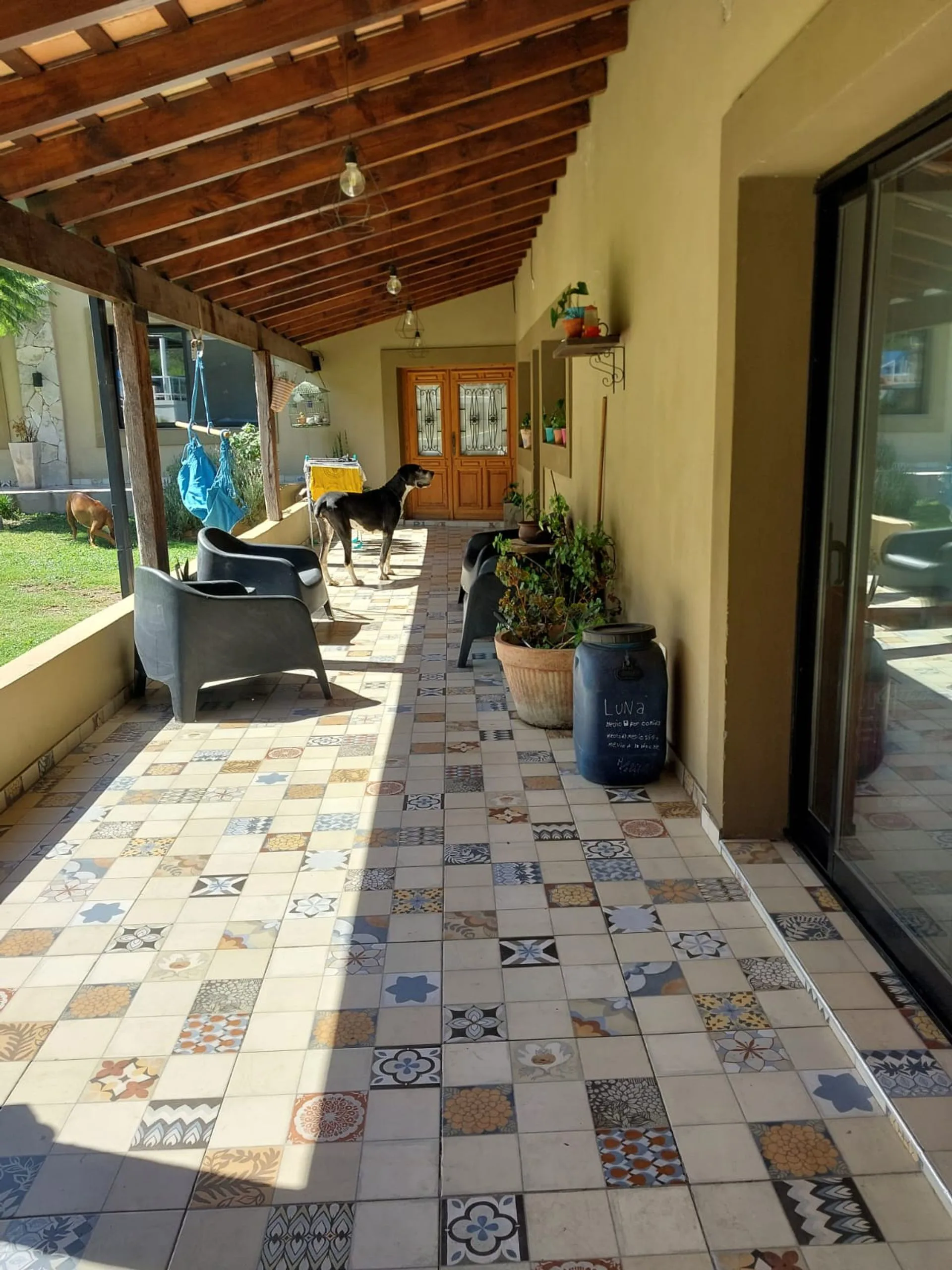 SE VENDE IMPORTANTE CASA AL PIE DE LAS SIERRAS foto 4