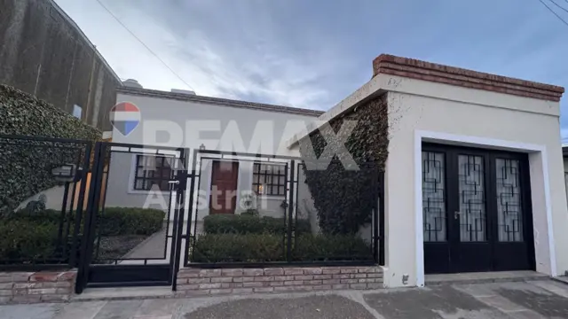 CASA 4 DORMITORIOS BARRIO PUEYRREDÓN