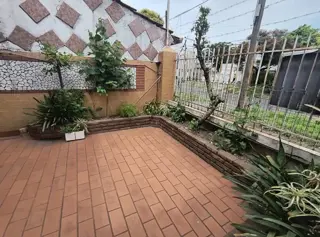 ALQUILER - Casa 3 Amb. c/ Patio - Naón Al 4300 - Billinghurst foto 4