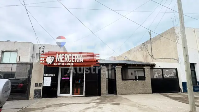 Casa 3 dormitorios mas local comercial
