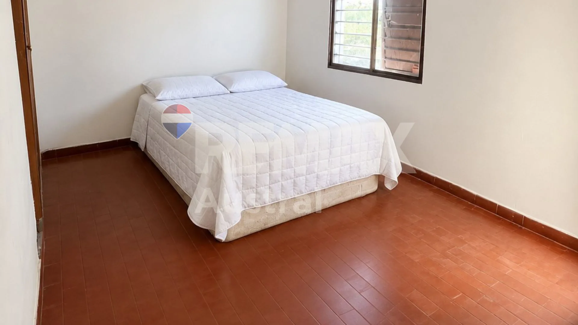 CASA DUPLEX 3 HABITACIONES EN VENTA EN ZONA SUR foto 5