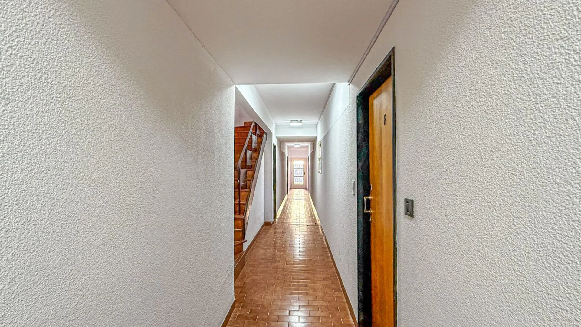 VENTA DEPTO 2 AMB. LA PERLA A 40 MTS DEL MAR INT. foto 3
