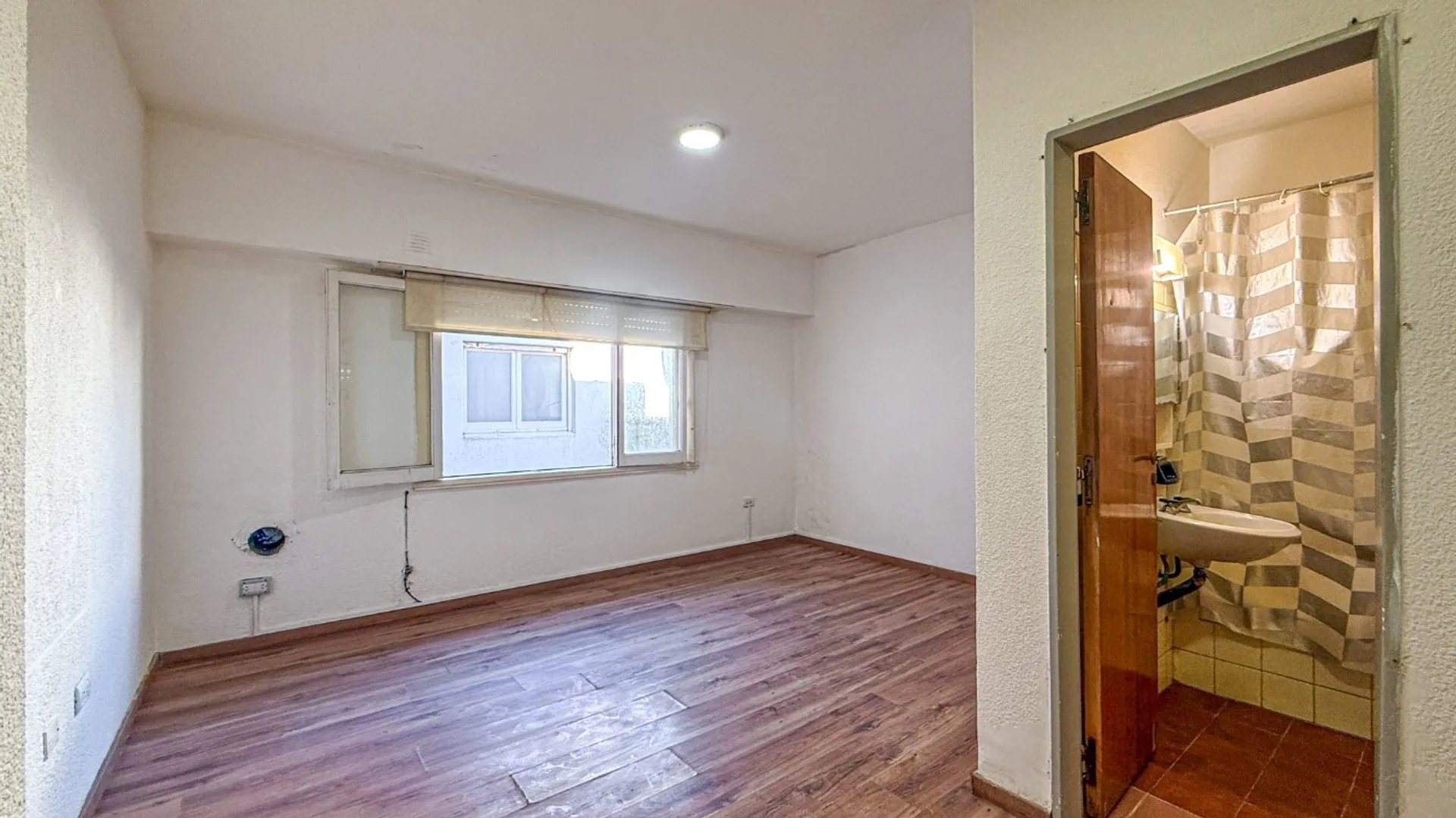 VENTA DEPTO 2 AMB. LA PERLA A 40 MTS DEL MAR INT. foto 4