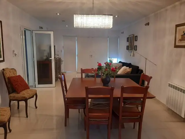 Casa 2 Dormitorios Barrio Residencial 1 cuadra del centro
