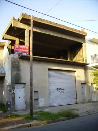 EXCELENTE ZONA - DEPÓSITO DE 100 M2 Y EN PA. DEPTO. A TERMINAR CON PLANOS APROBADOS foto 2