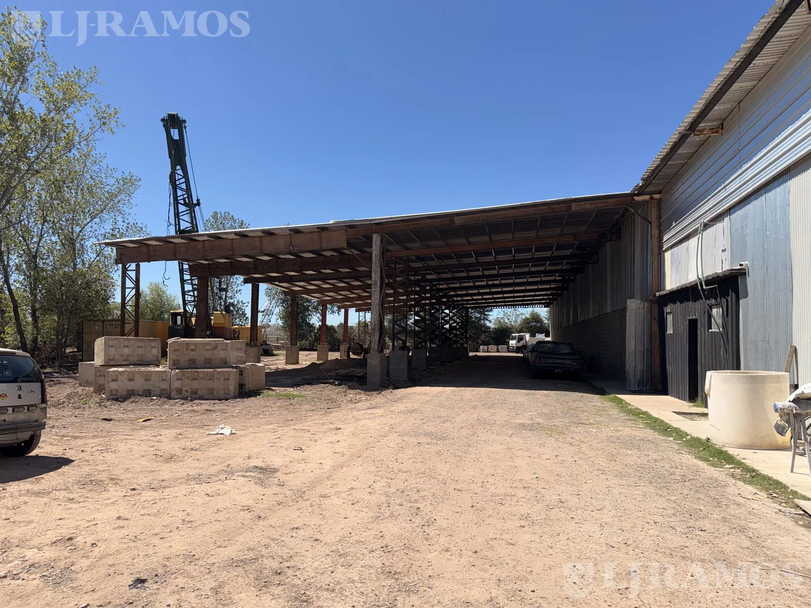 Depósito Comercial de 1000 m2 en alquiler foto 3
