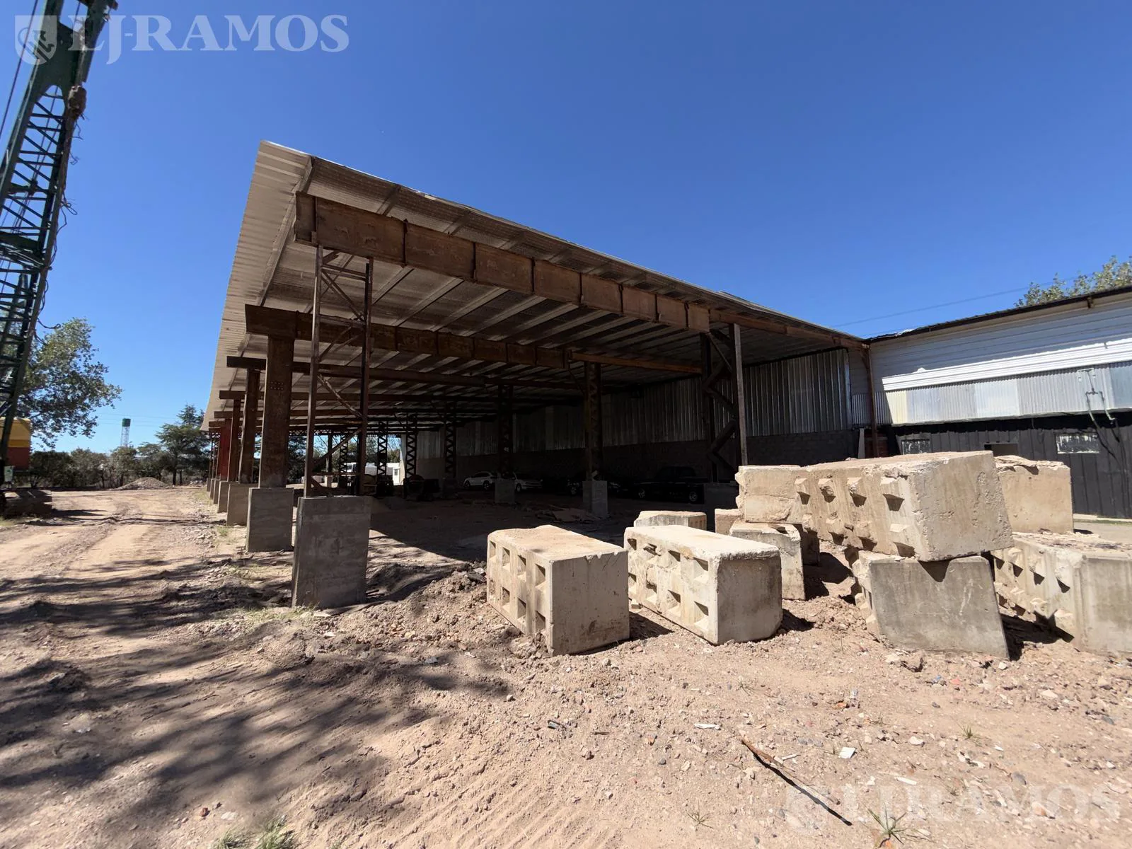 Depósito Comercial de 1000 m2 en alquiler foto 4
