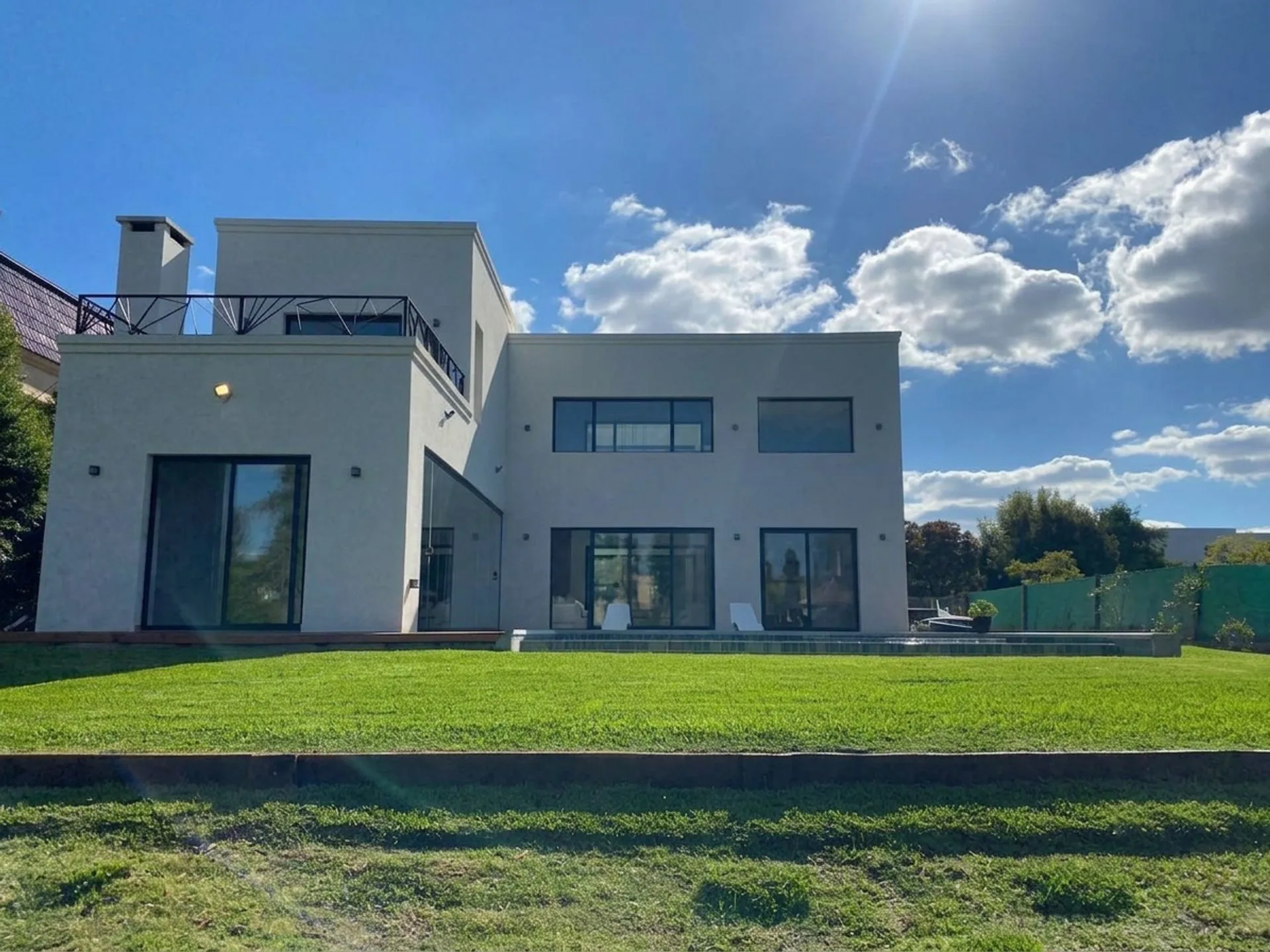 Casa 4 dorm. en Venta en Barrio San Benito al río foto 2