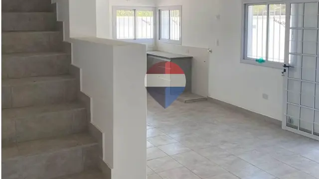 VENTA CASA DUPLEX B° LOS PERALES - 2 DORMITORIOS