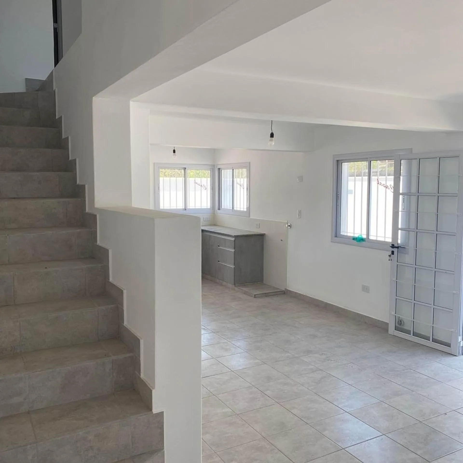 VENTA CASA DUPLEX B° LOS PERALES - 2 DORMITORIOS foto 2