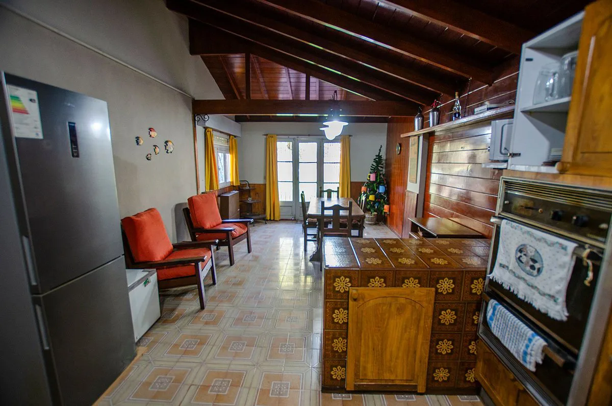 CASA TIPO CHALET EN VENTA CON PILETA Y GRAN PARQUE foto 4
