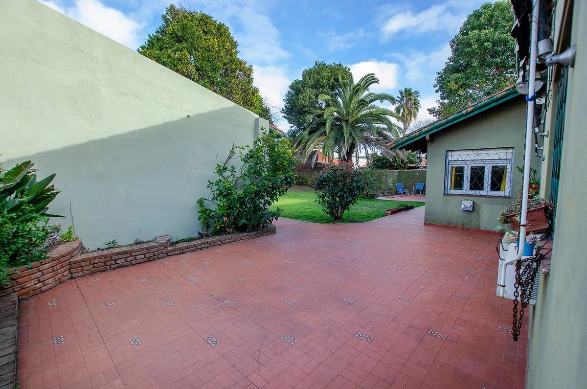 CASA TIPO CHALET EN VENTA CON PILETA Y GRAN PARQUE foto 5