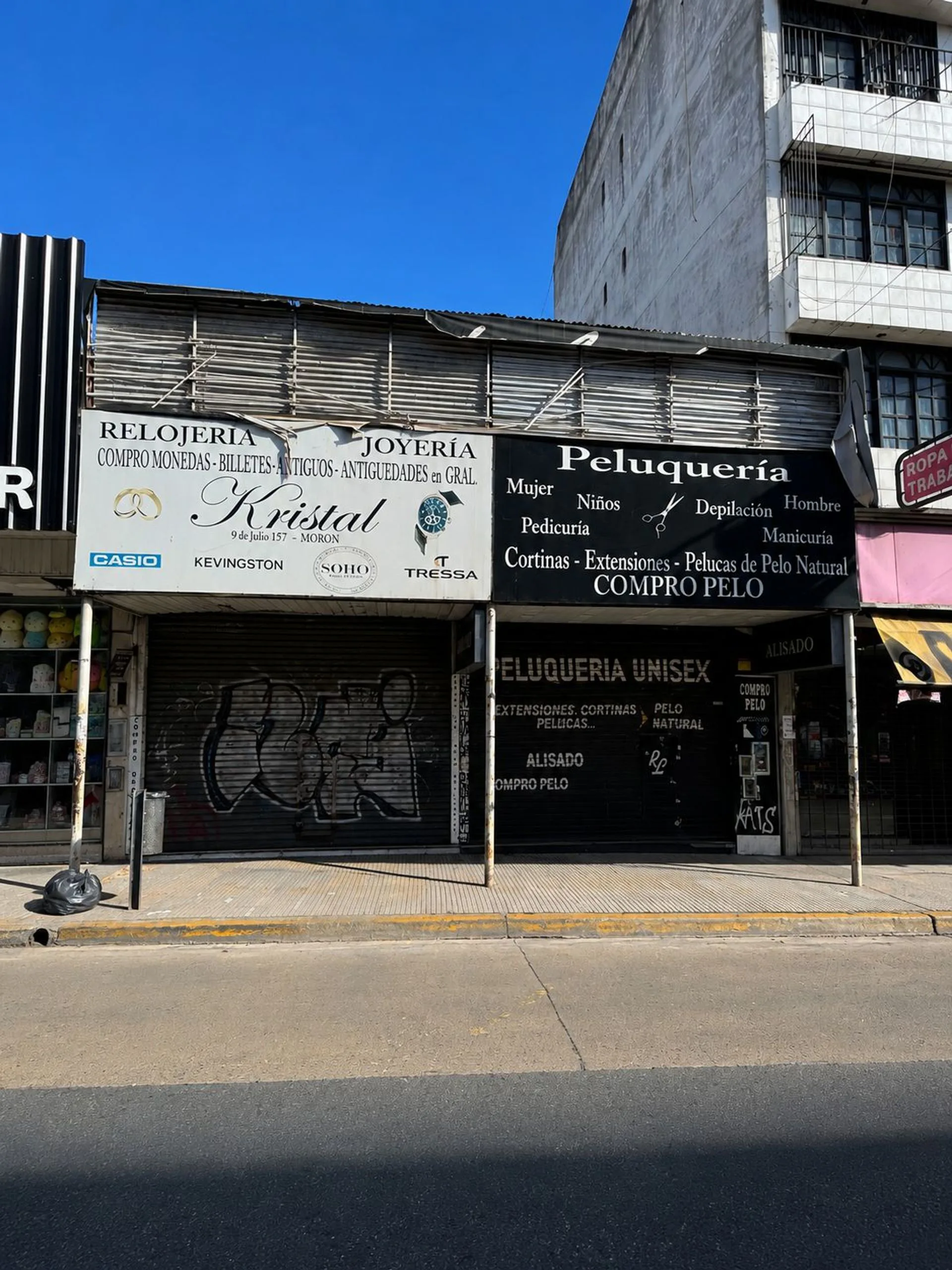 VENTA LOCAL MORON CENTRO EXCELENTE UBICACION foto 4