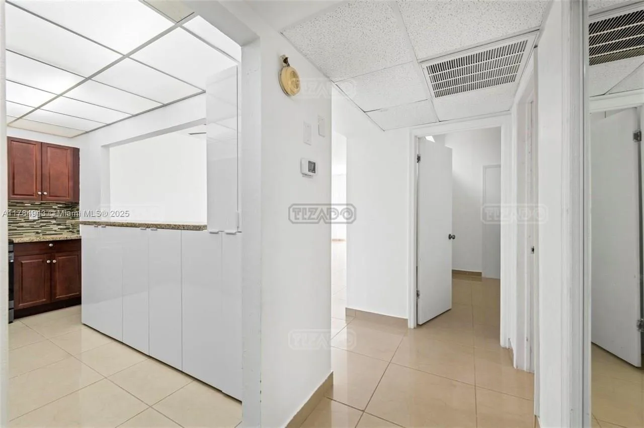 19380 Collins Av #PH-6 19300 foto 4