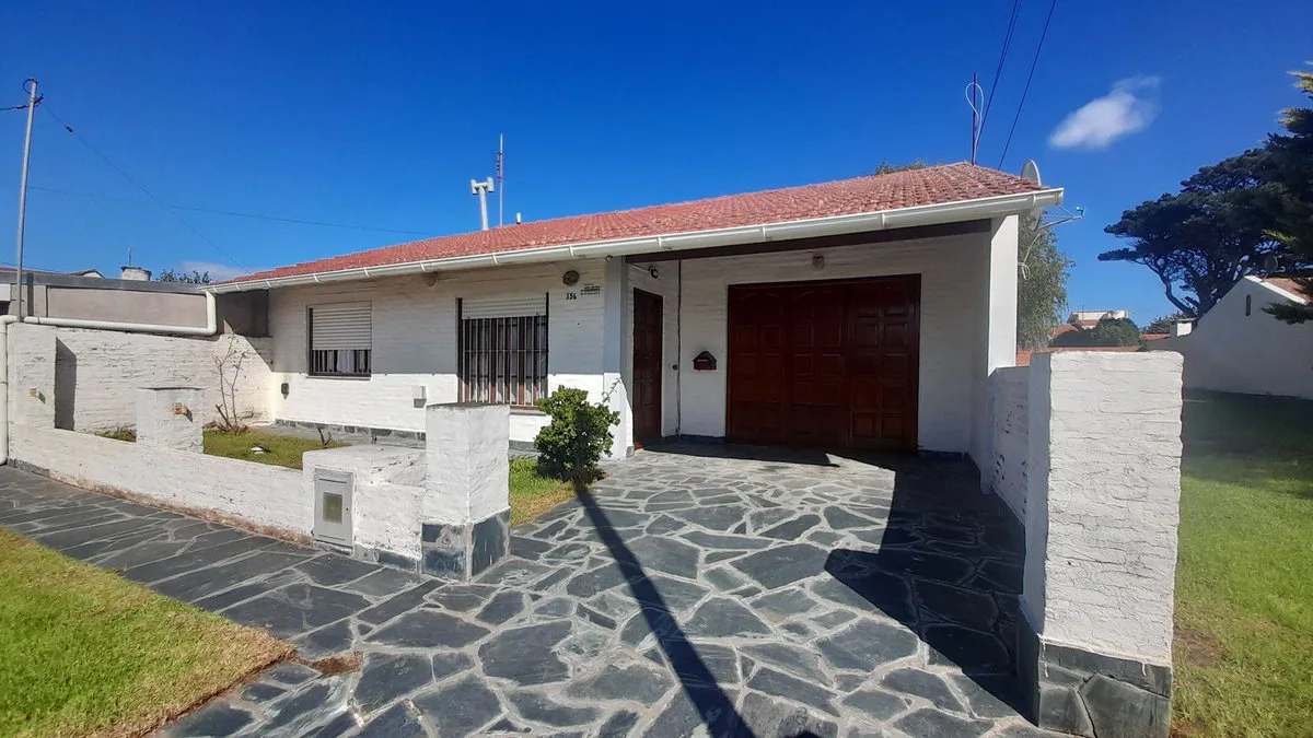 VENTA CASA 3 AMB PARQUE Y GARAGE A MTS DE LA COSTA foto 2