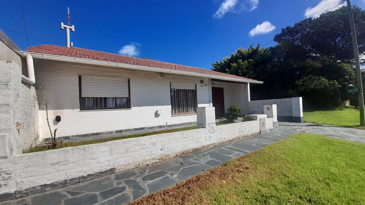 VENTA CASA 3 AMB PARQUE Y GARAGE A MTS DE LA COSTA foto 3