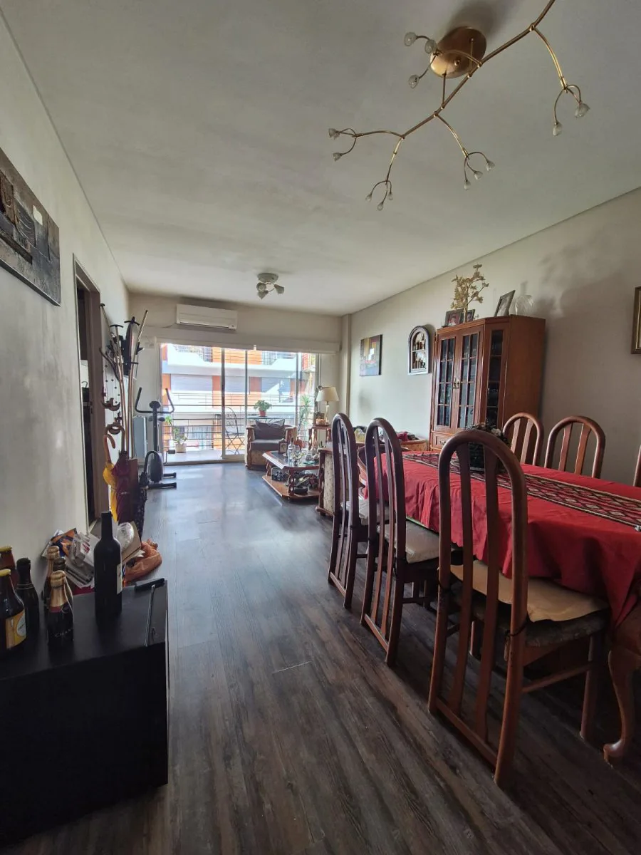 En Venta Departamento de Dos Ambientes con Cochera en Parque Centenario foto 2